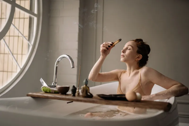 Spendere bene per sé: perché scegliere la skincare artigianale è un gesto d'amore autentico